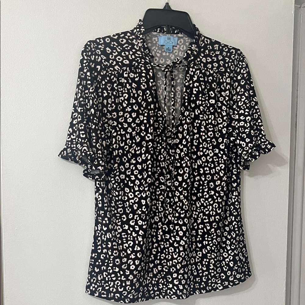 Cece Stylish Black and White Leopard Print Women's Top